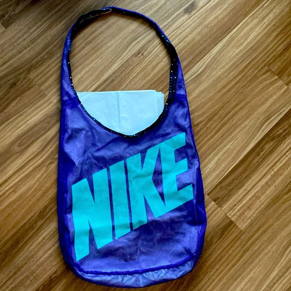 Nike Purple Mesh Hobo Reversible Crossbody Shoulder Gym Bag - used - Picture 1 of 10
